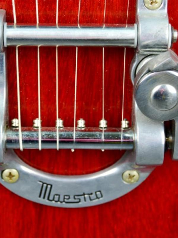 VENDUE... GIBSON SG Standard MAESTRO Bigsby H.Cherry 2000 USA import *OCCASION*
