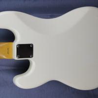 Pb62wh fender japan 26 